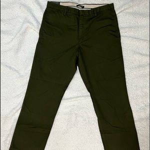NWT Banana Republic Gavin Chino Olive Green W35 x L32